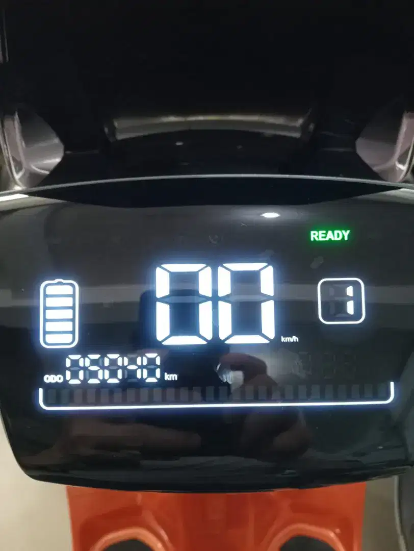 Dijual Motor Listrik Yadea G6 Tahun 2023