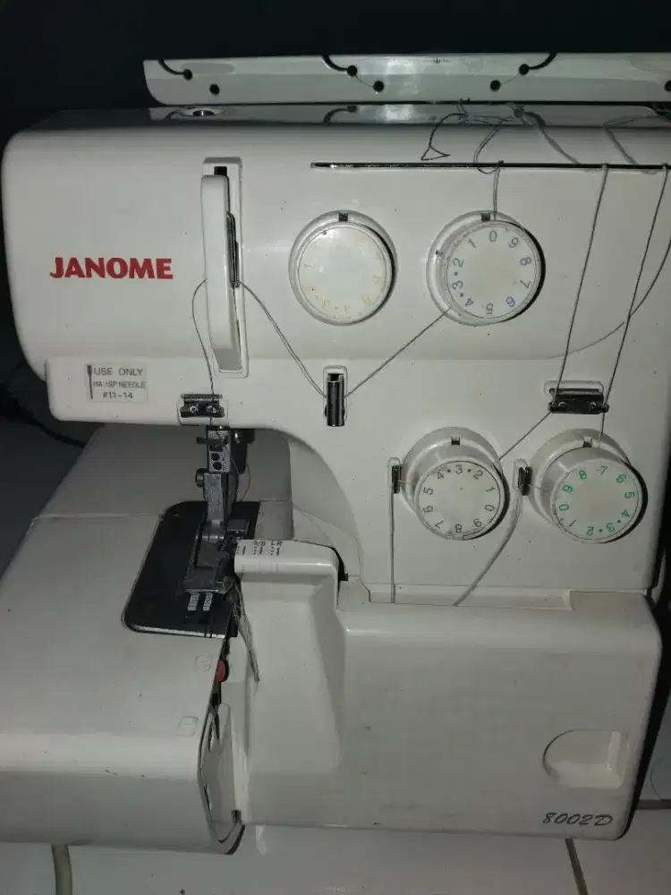 Mesin obras janome type 8002D
