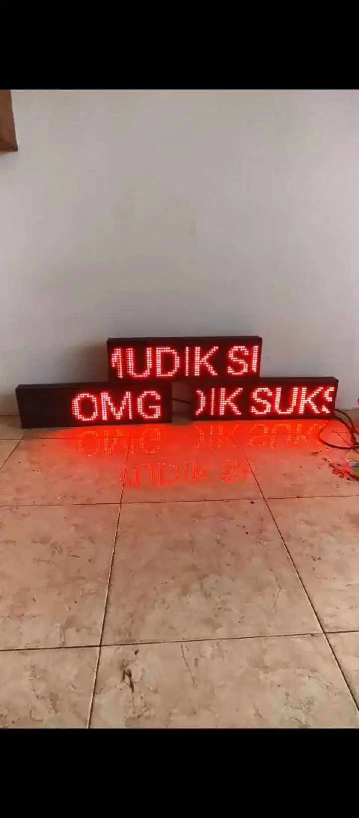 Running text full warna