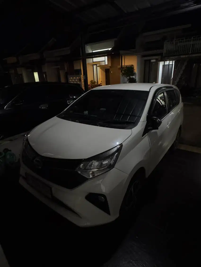 DAIHATSU SIGRA 1.2 R AT MC Tahun 2023 (KM 18.XXX)