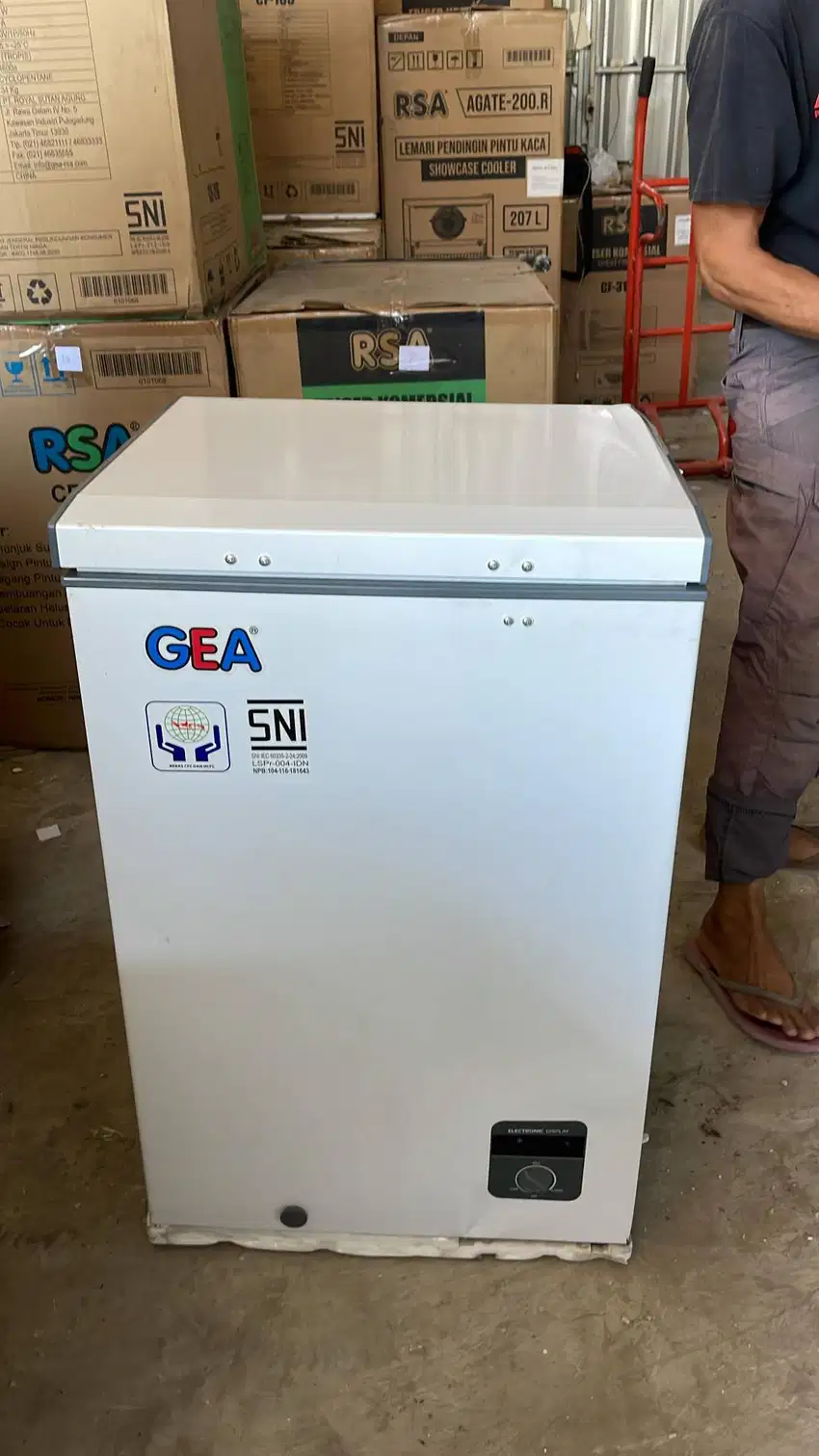Gea AB-108-R Chest Freezer Box Pendingin Makanan Beku