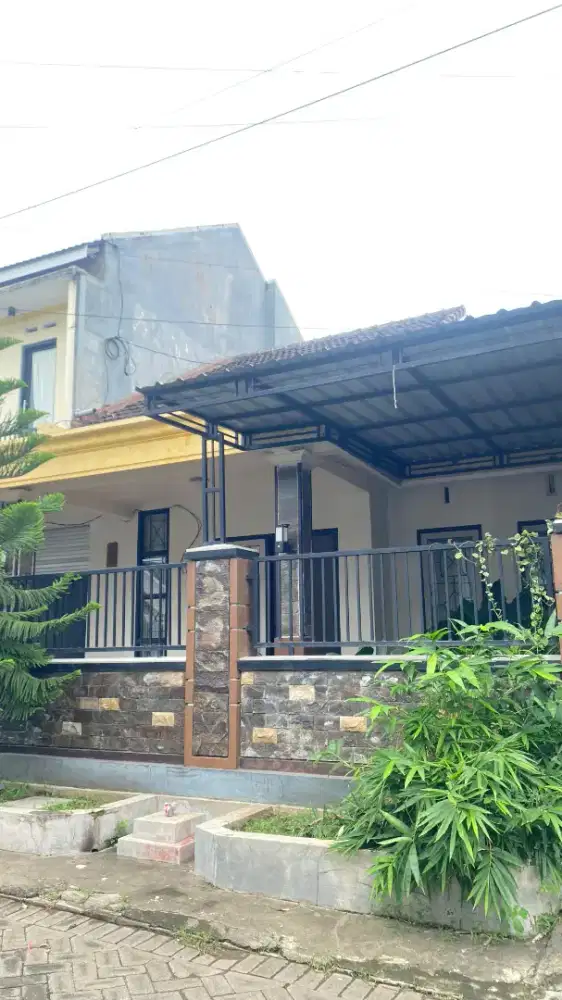 Dijual santai Rmh 2 lantai di  Puri Bunga Nirwana Clust Kelapa Gading