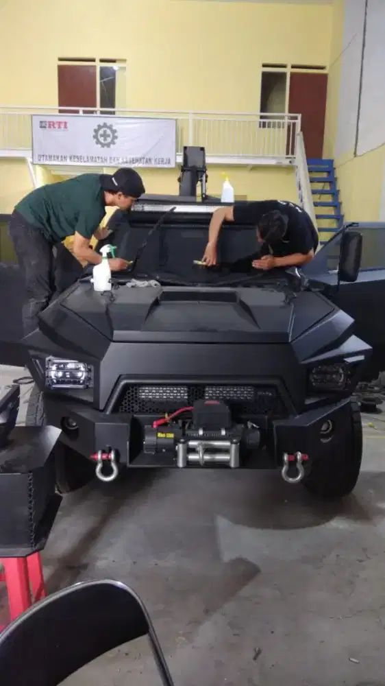 Pasang kaca film mobil murmer bergaransi tolak panas maximal