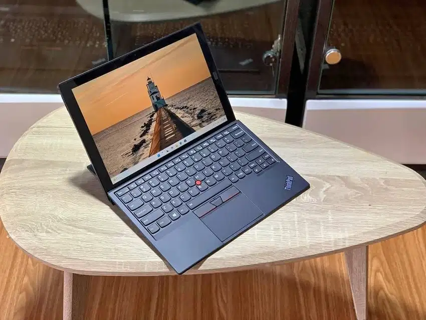 Laptop 2 in1 Layar 2K Touchscreen Lenovo X1 Tablet Core M5 RAM 8GB SSD