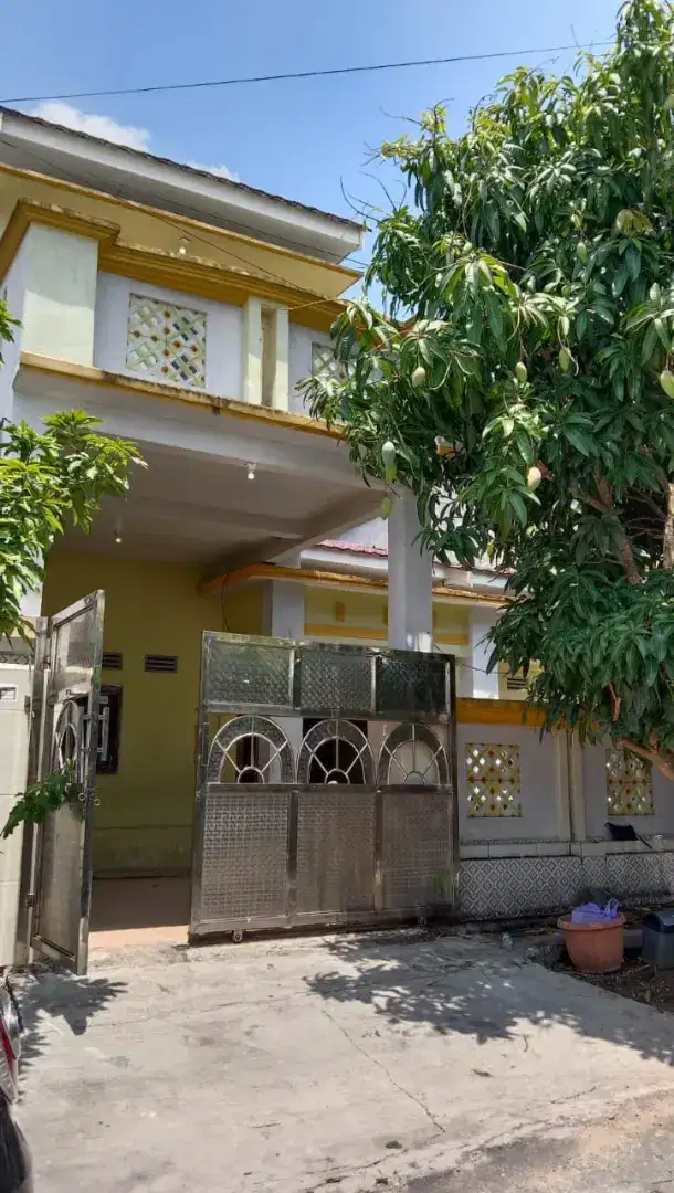Dijual rumah 2 lantai full renov,prosepek untuk kostan