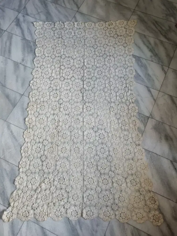 Taplak Meja Makan Rajut Lawas