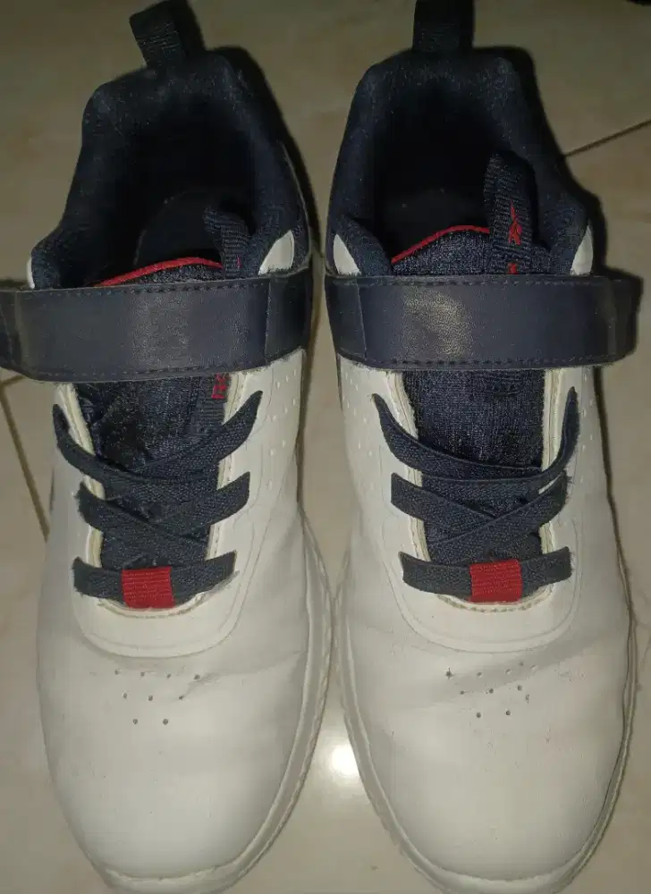 Sepatu anak  masih bagus
