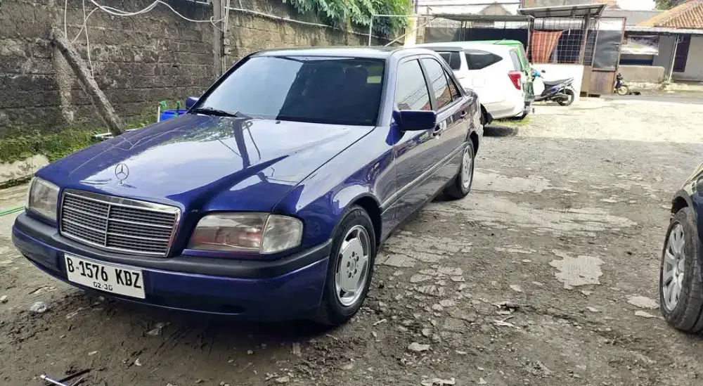 Mercedes Benz W202 C180 Blue on Blue