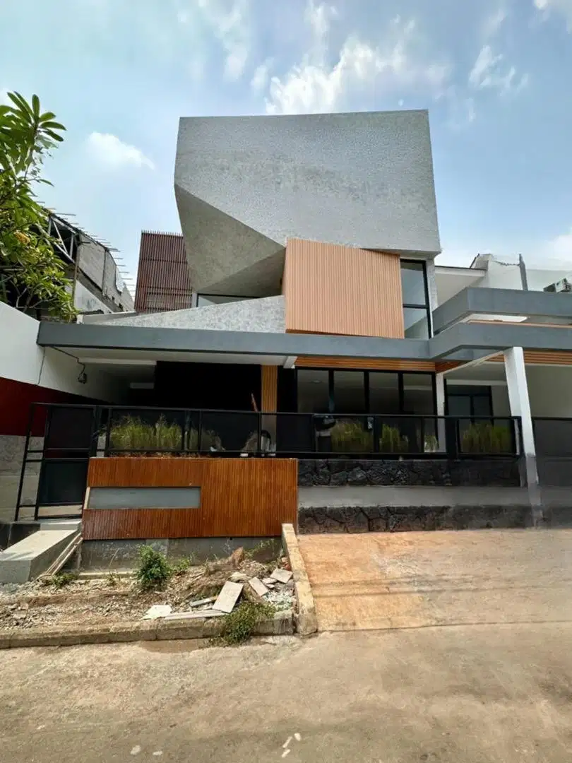 Rumah Bintaro Jaya Sek 9 ada Kolam Renang Lokasi Strategis