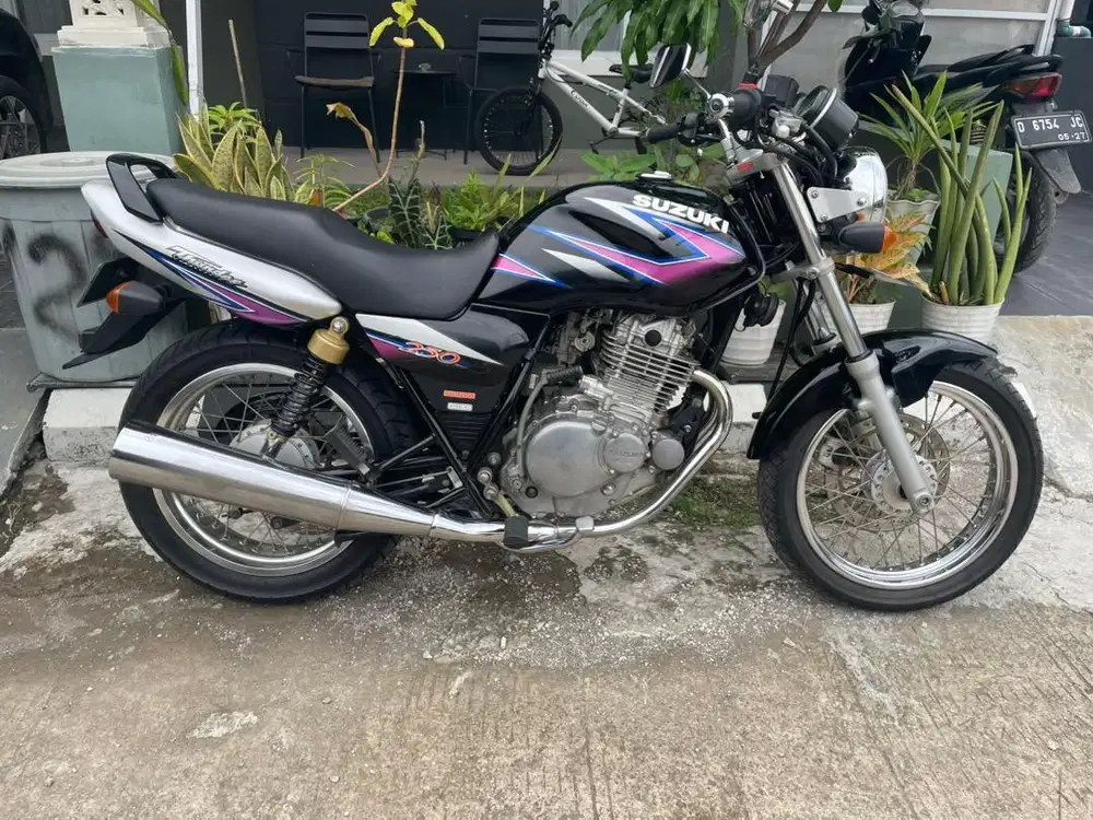 SUZUKI THUNDER GSX 250cc
