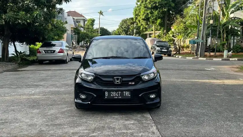 Honda brio Rs cvt at ,Dp 5 juta,service record