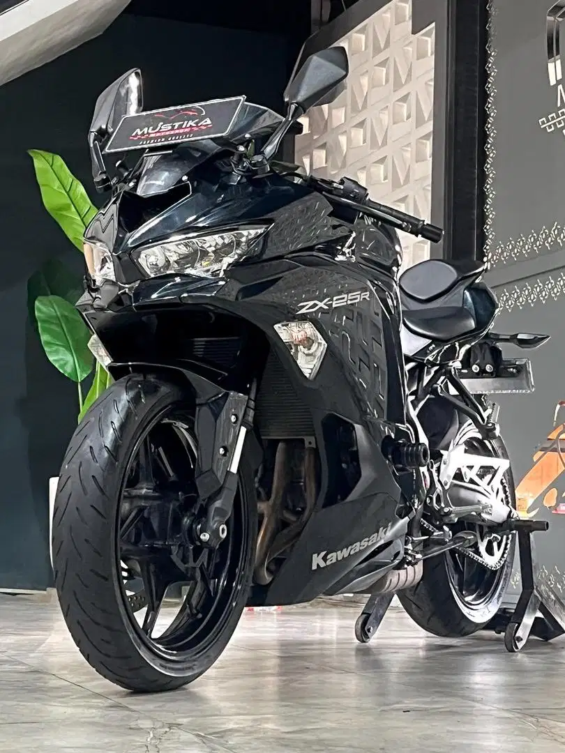 Banting Harga‼️Kawasaki ZX25R th 2022 - Ayu Mustika