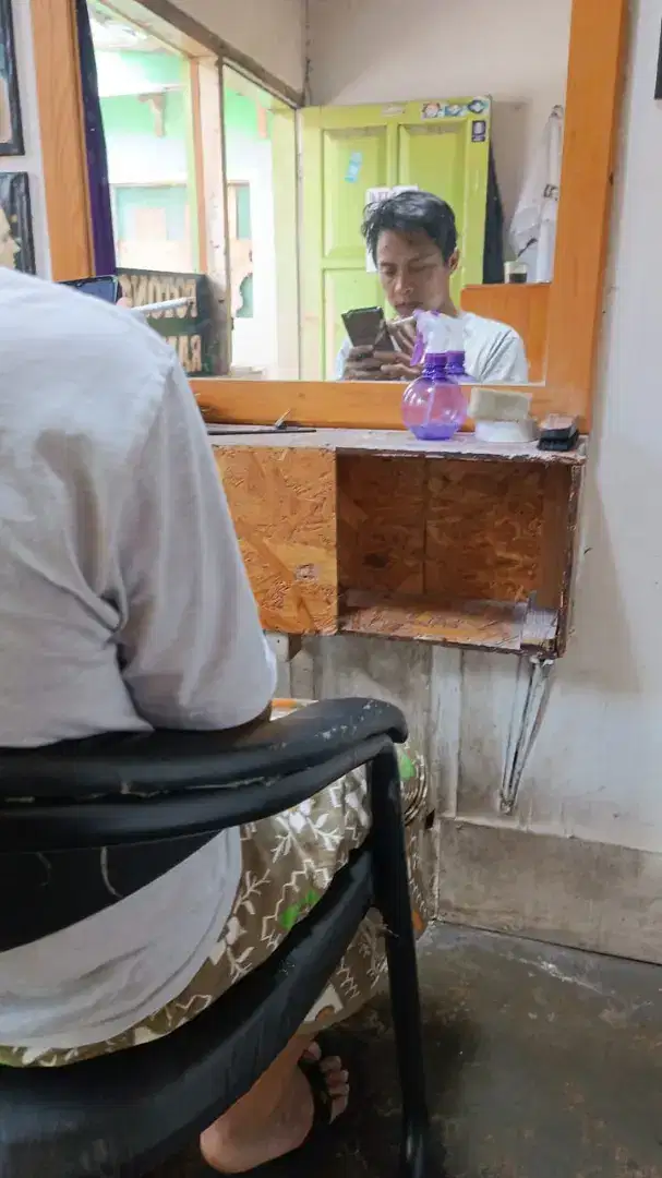 Pangkas rambut dan stylish fresh