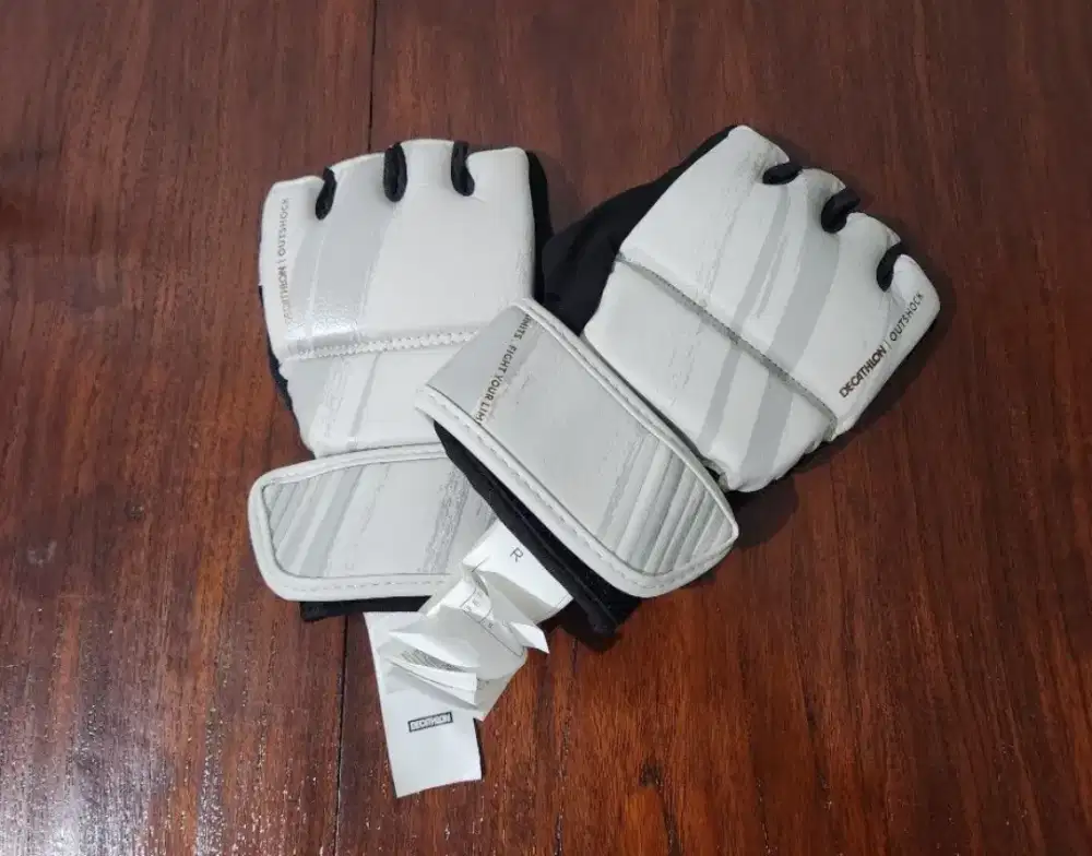 Decathlon Domyos Outshock Sarung Tangan Boxing