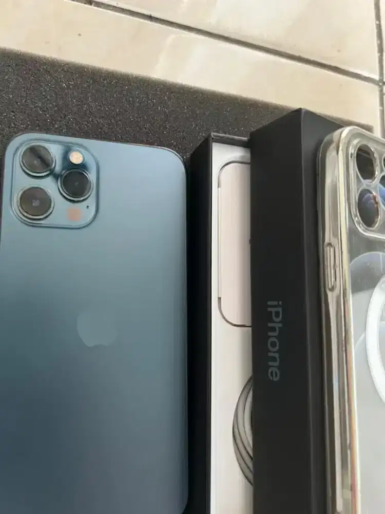 Iphone 12 Promax 256GB Blue
EX Garansi Resmi Ibox indonesia