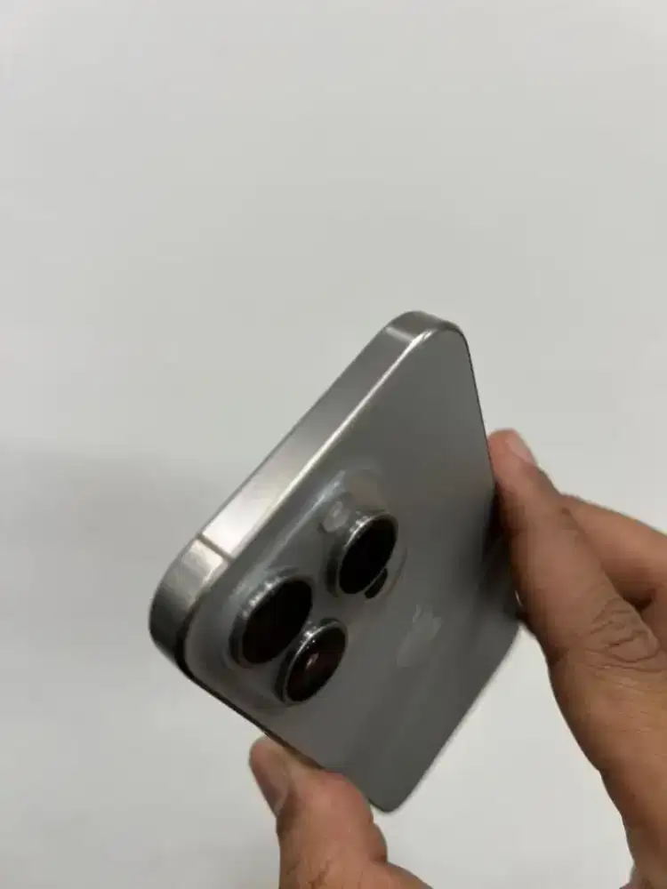 iPhone 15 Pro 128 GB

Warna Natural Titanium