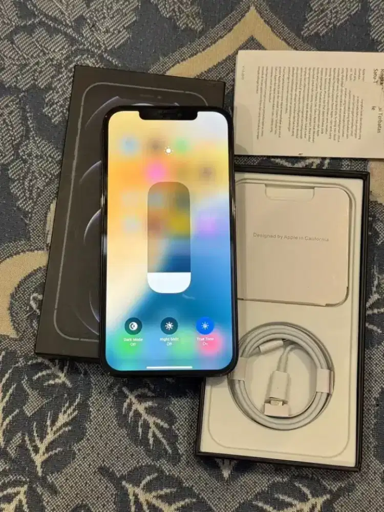 Iphone 12 Promax 256GB Blue
EX Garansi Resmi Ibox indonesia
