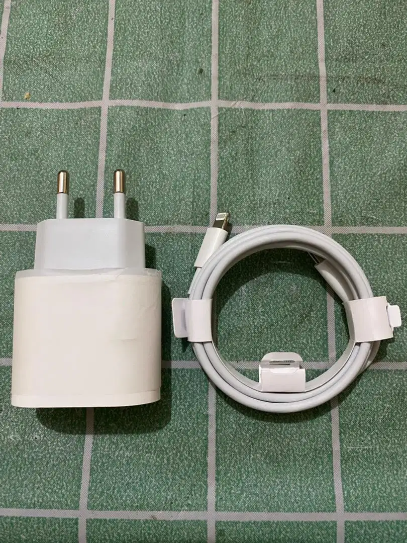 Charger Iphone 20 Watt Fast Charging Type C to Lightning