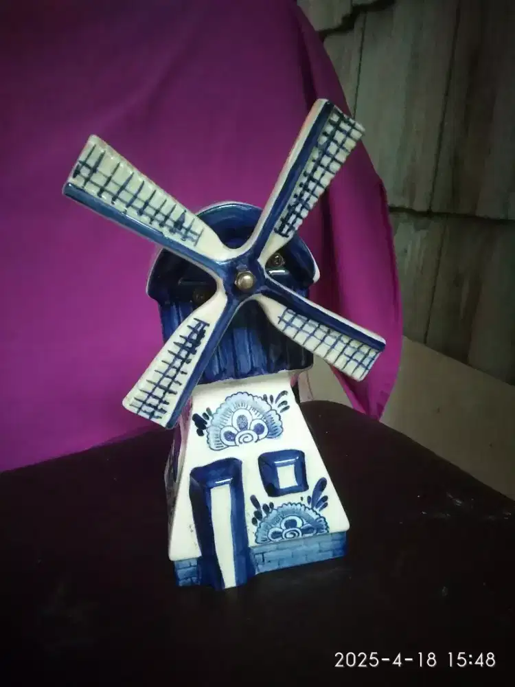kincir Angin keramik asli Belanda