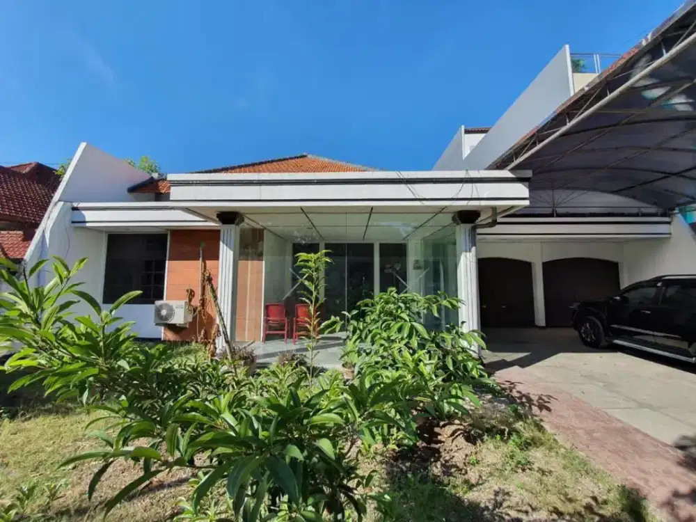 RUMAH JALAN OPAK PUSAT KOTA MURAH untuk usaha cafe atau resto