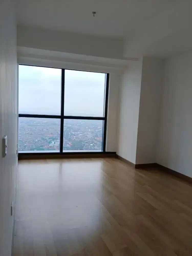 Dijual Apartment The Peak TP5 Lantai 56 view Suramadu ***