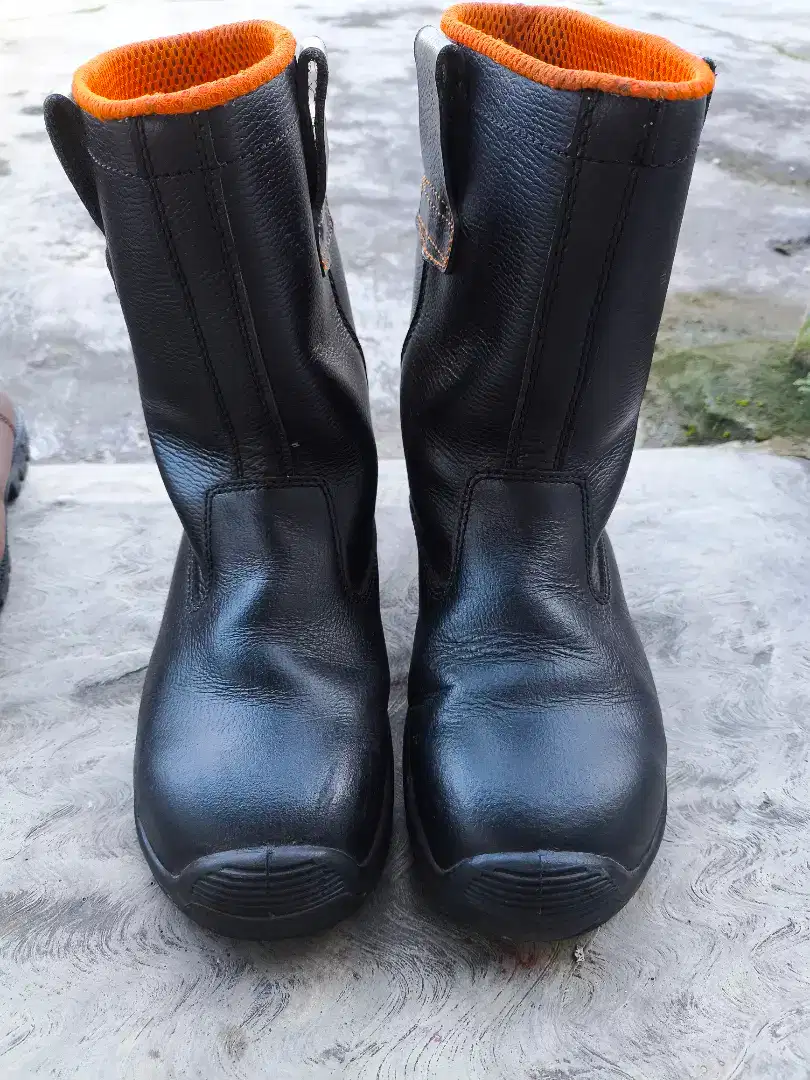 Sepatu Safety Merk Kings Ukuran 7/41