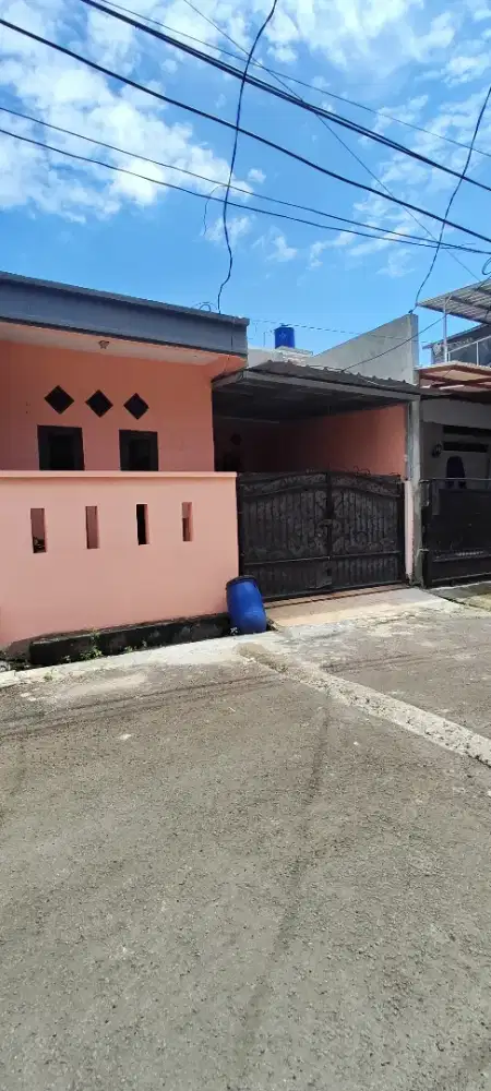 DISEWAKAN RUMAH CANTIK MINIMALIS SIAP HUNI