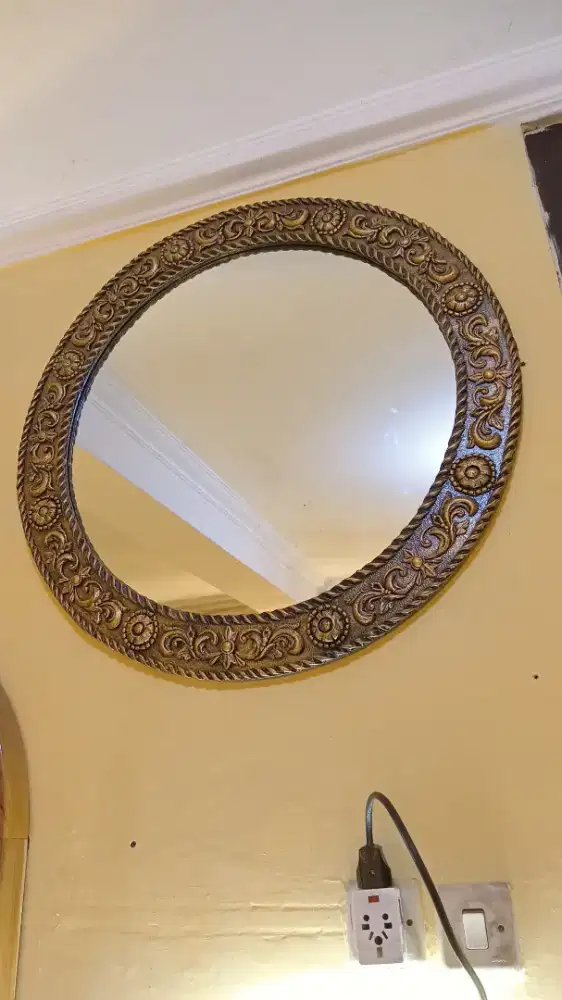 Cermin Rias Bulat Ukir diameter 70cm