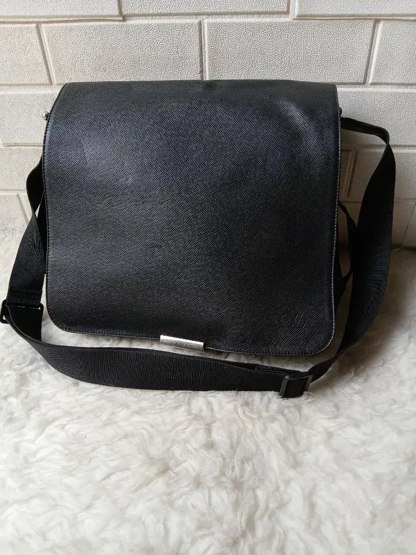 Dijual Tas Louis Vuitton Pria Authentic