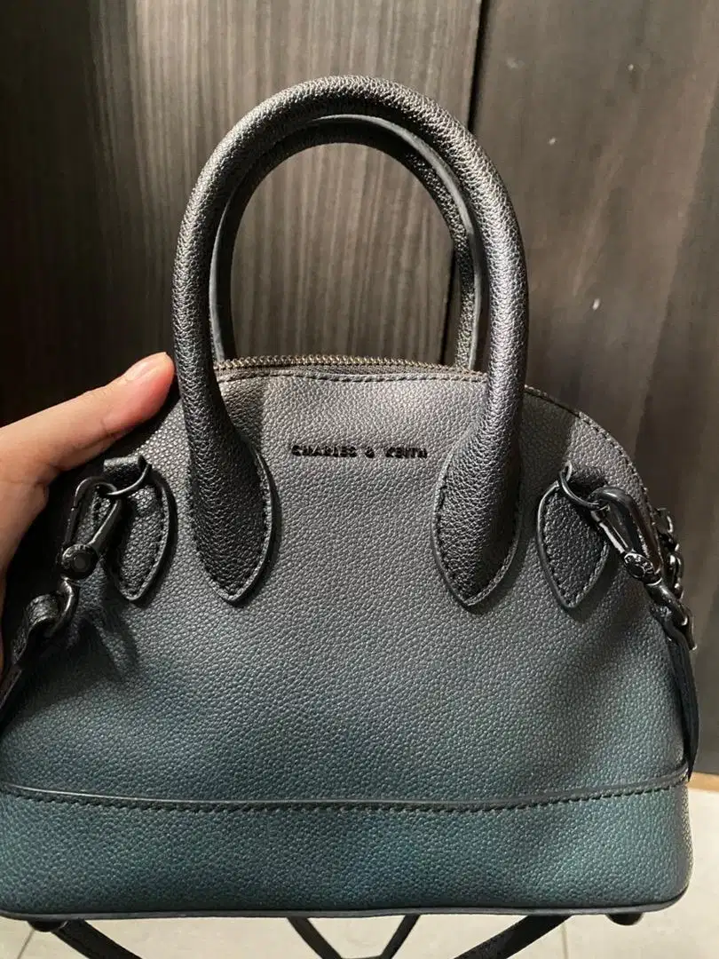 Jual tas CHARLES & KEITH