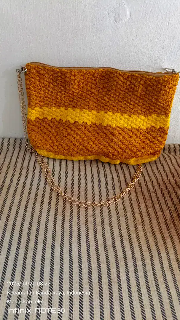 Tas rajut hasil tangn