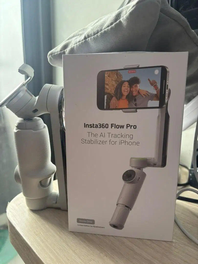 Insta 360 Flow Pro AI Tracking Stabilizer (Gimbal)