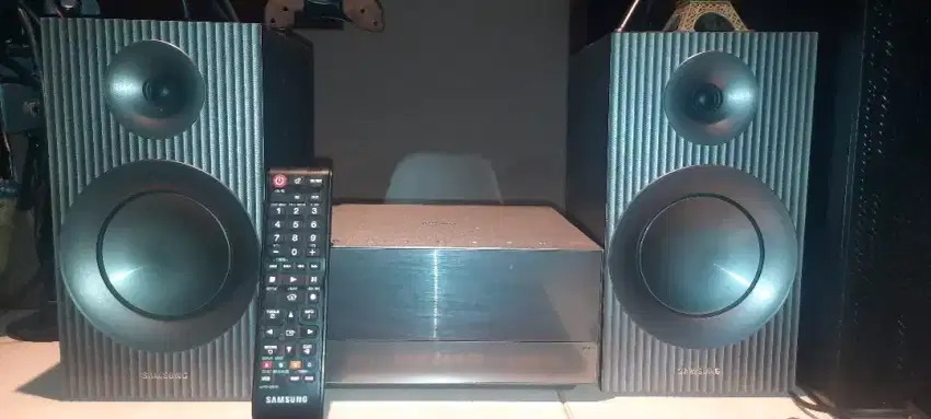 Samsung HIFI MM-J430 D Bluetooth Crystal Clear Good Condition