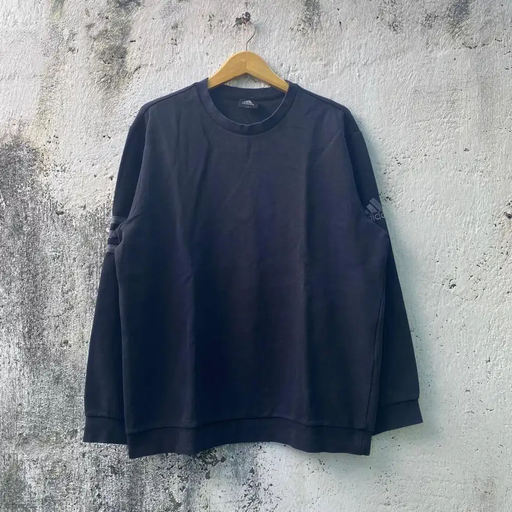 Crewneck Adidas - Size L - Jaket Sweater Sweatshirts