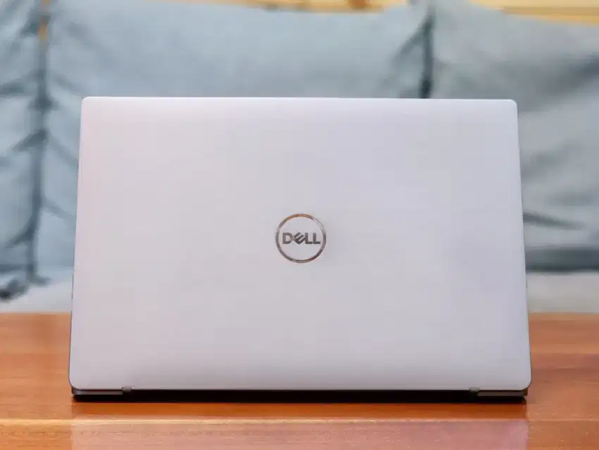 Ultrabook DELL 7400 Touchscreen Magnesium Casing Istimewa Like New