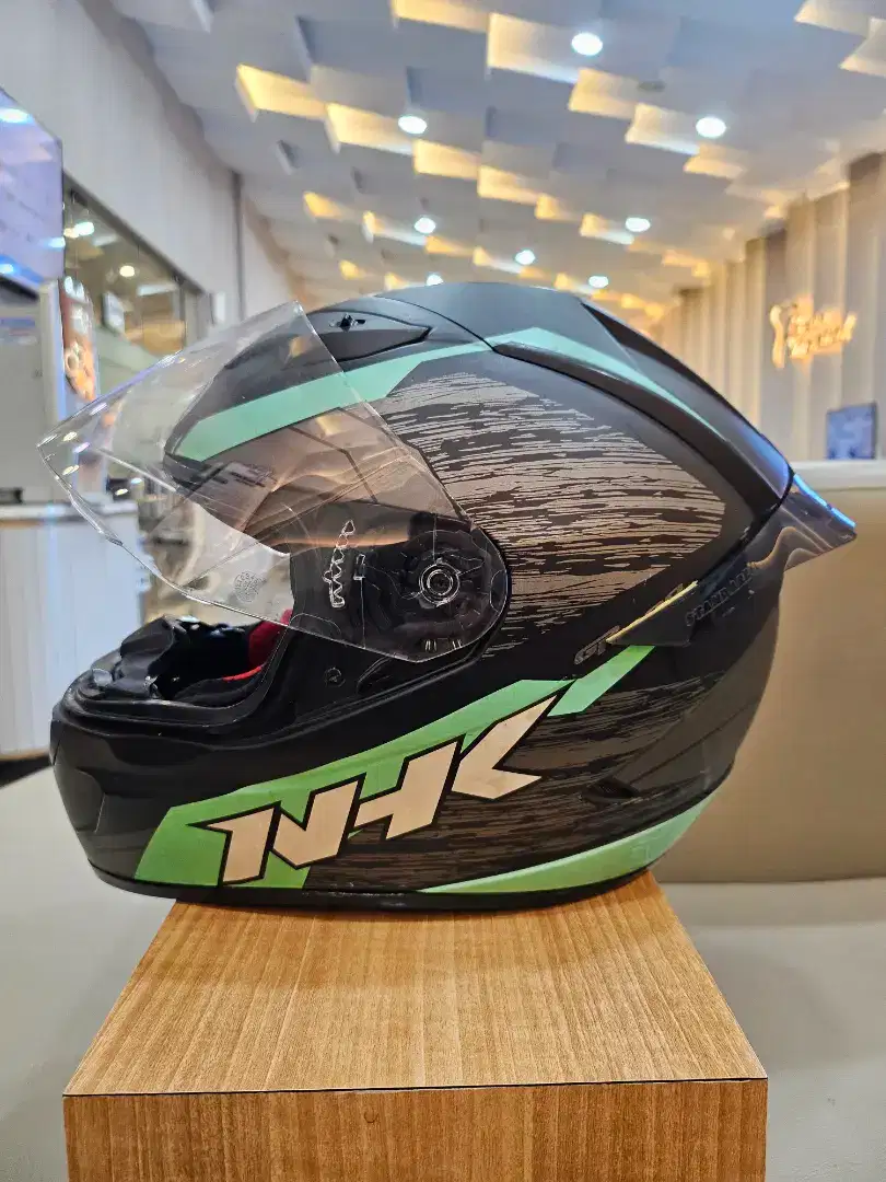 Helm NHK GP1000 double visor