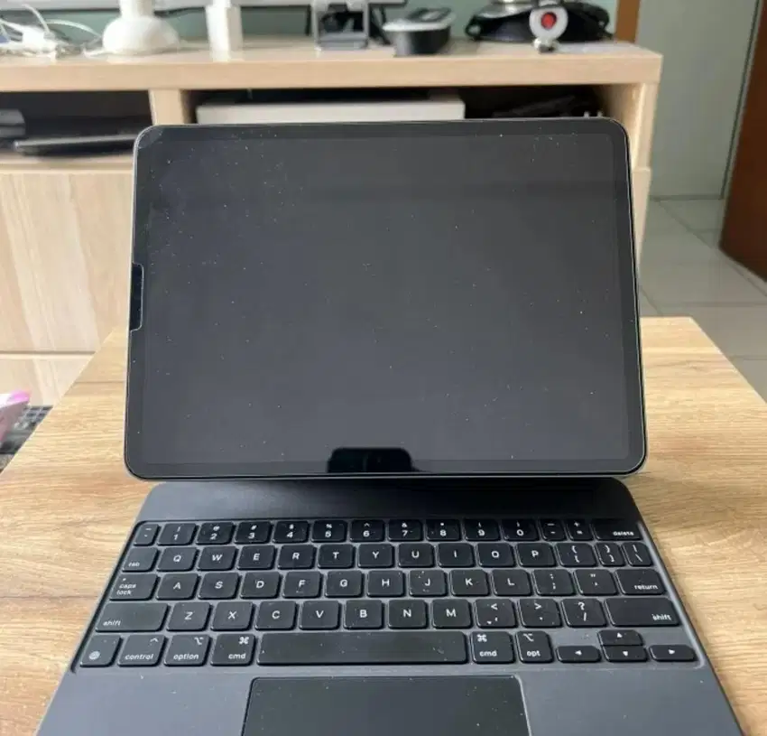 IPAD PRO M1 99% Like New! (USER LANGSUNG) + Magic Keyboard Original