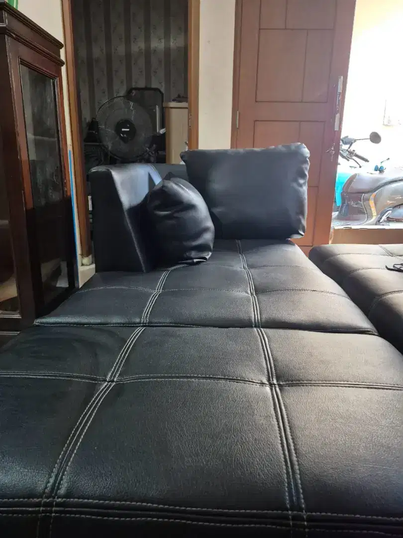Sofa Kulit Chandra Karya