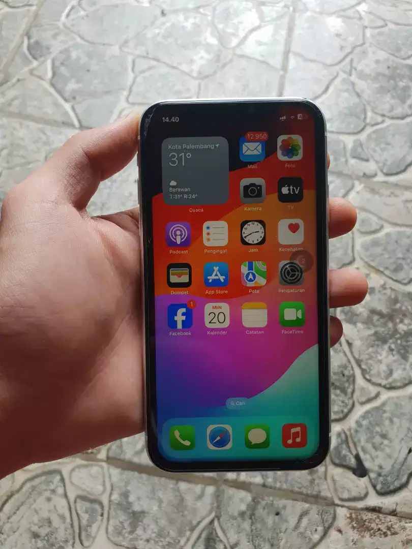 Iphone xr 64gb ex inter lama All operator kelengkapan hp dan casan