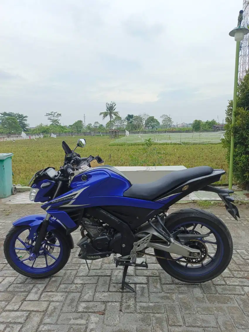 Vixion R (Mesin r15 155cc 6 speed VVA)