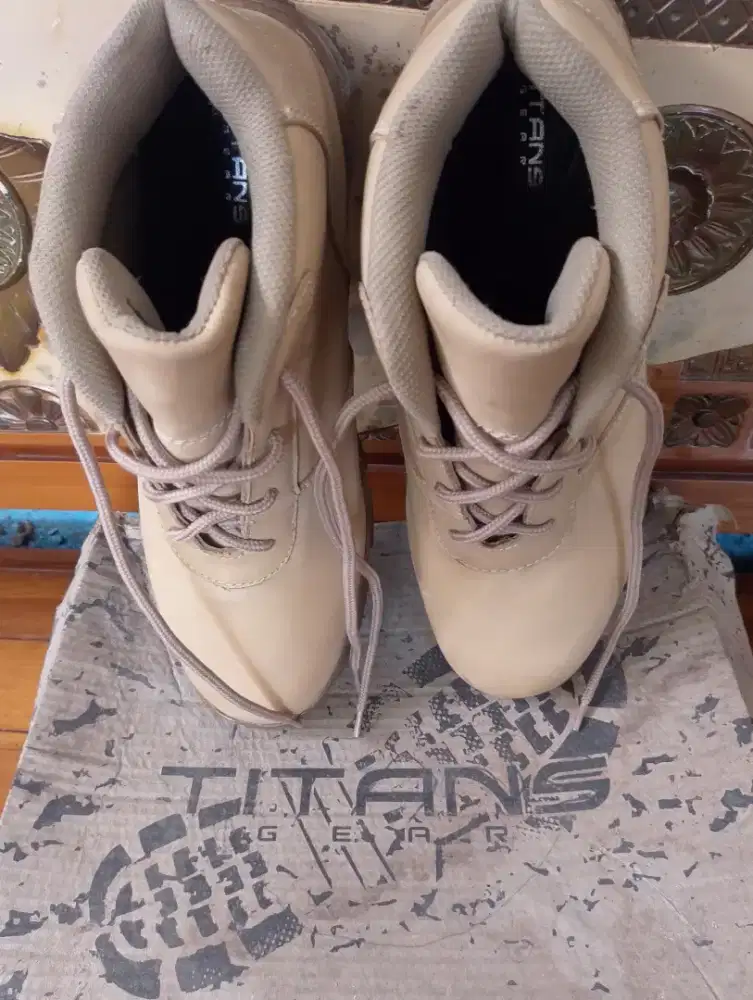 Sepatu kulit Titans Gear sz 46