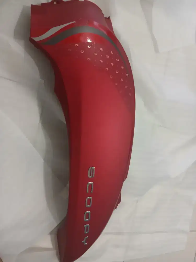 Body Motor Scoopy (kiri)