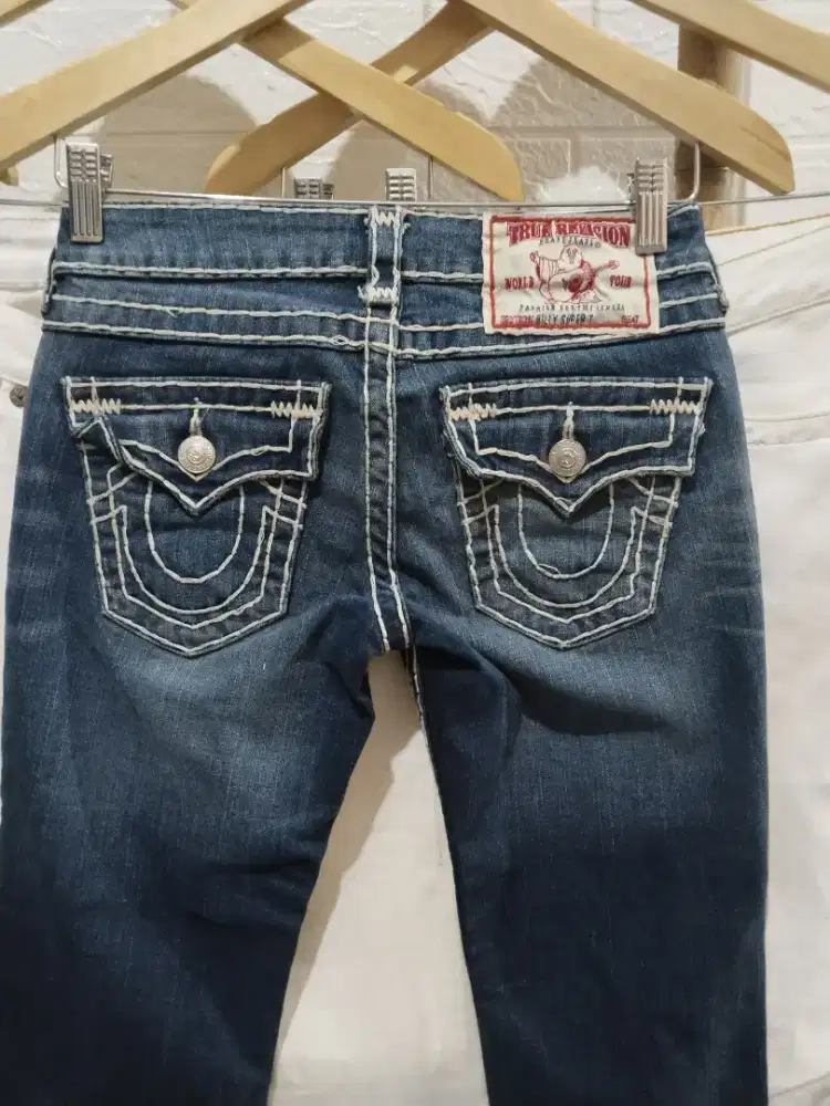 JUAL JEANS IMPORT ORIGINAL MERK TRUE RELIGIION  SIZE 27 BLUE BLACK USA