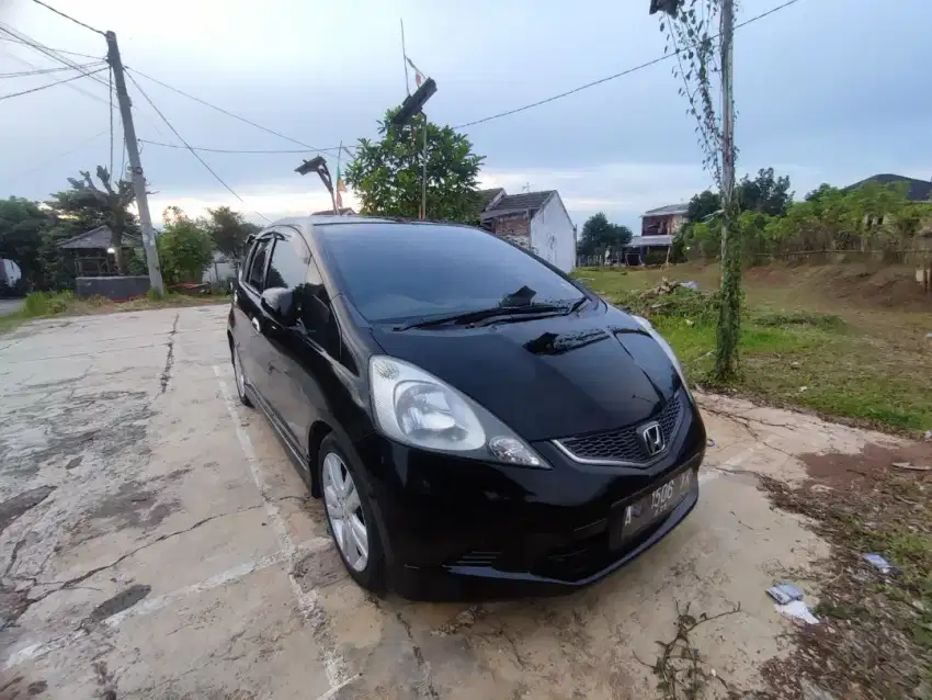 HONDA JAZZ RS AT KM LOW