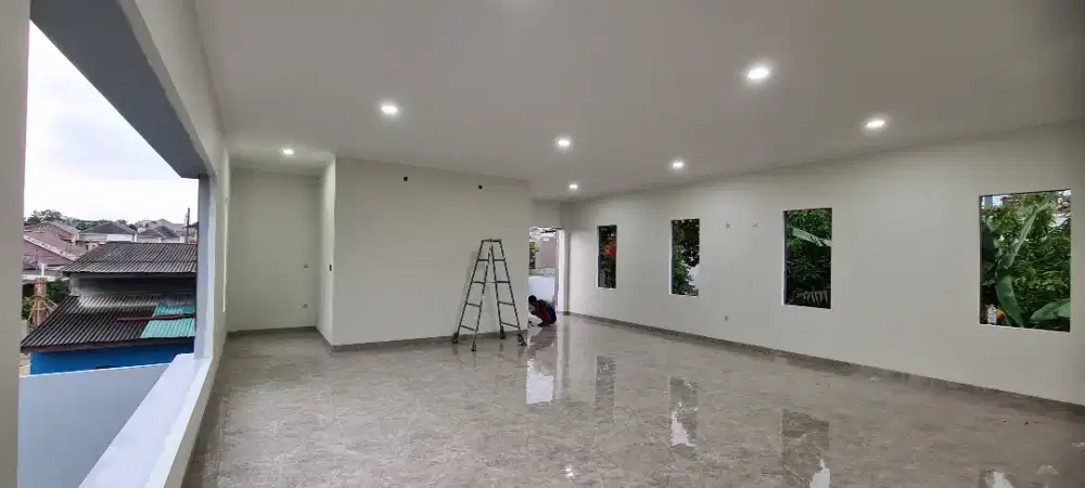 KONTRAKTOR DAN TUKANG BANGUNAN