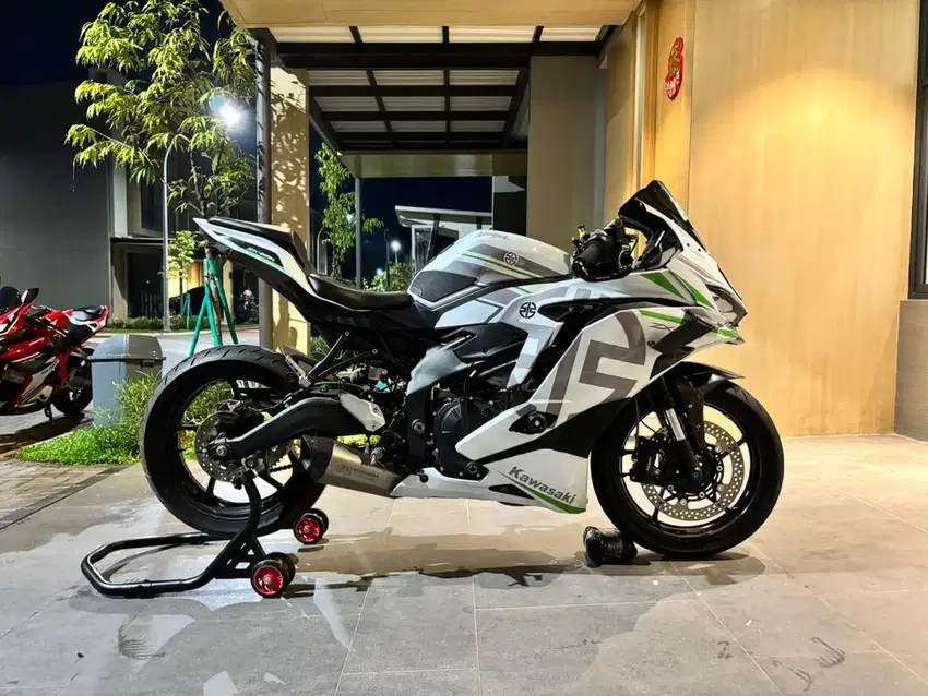 LOW KM! ZX25R TFT 2022