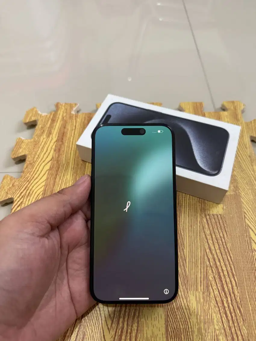 iPhone 15 Pro 256 GB Blue Titanium Like New