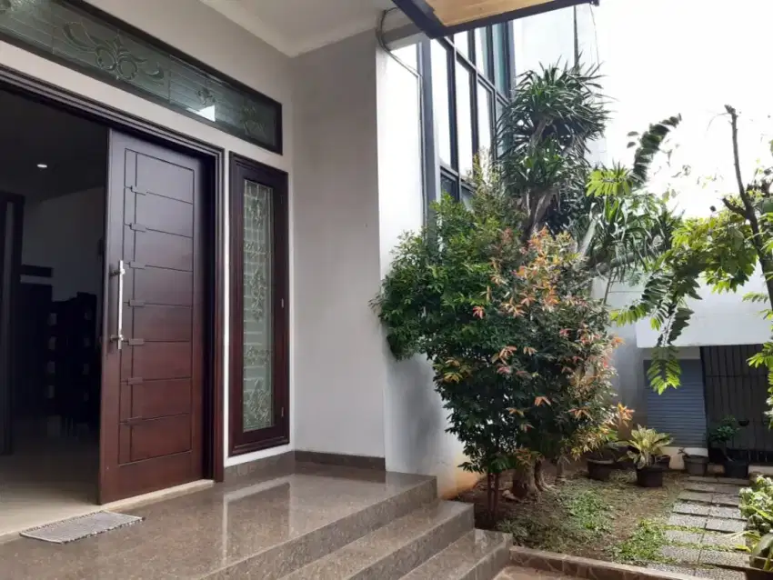 IP1977: Rumah Area Jelambar Lokasi Strategis dan Tidak Banjir