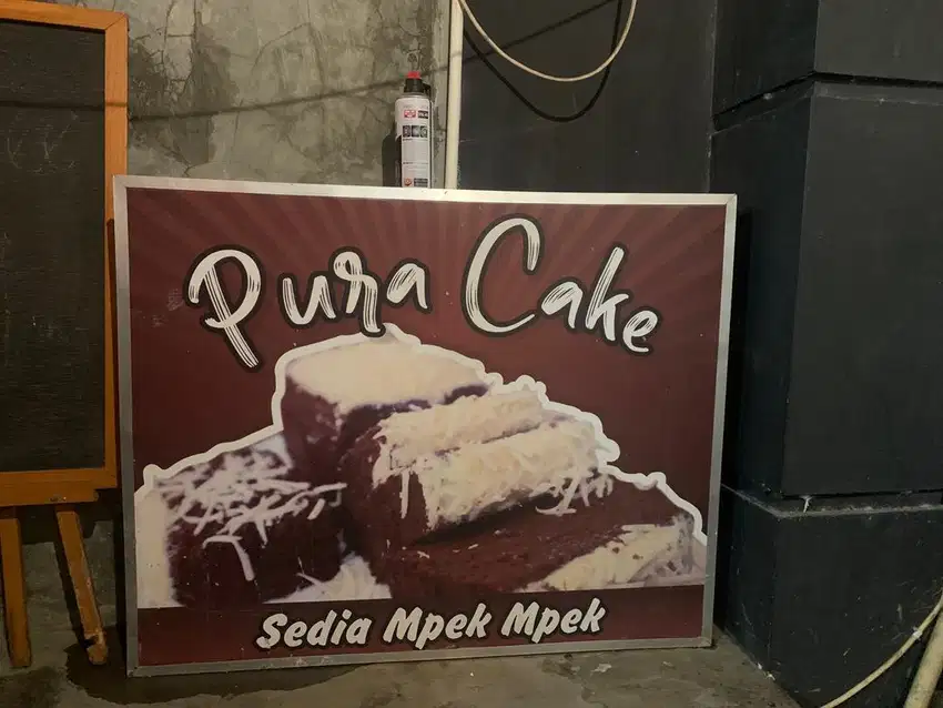Neon box akrilik dan bingkai alumunium tebal