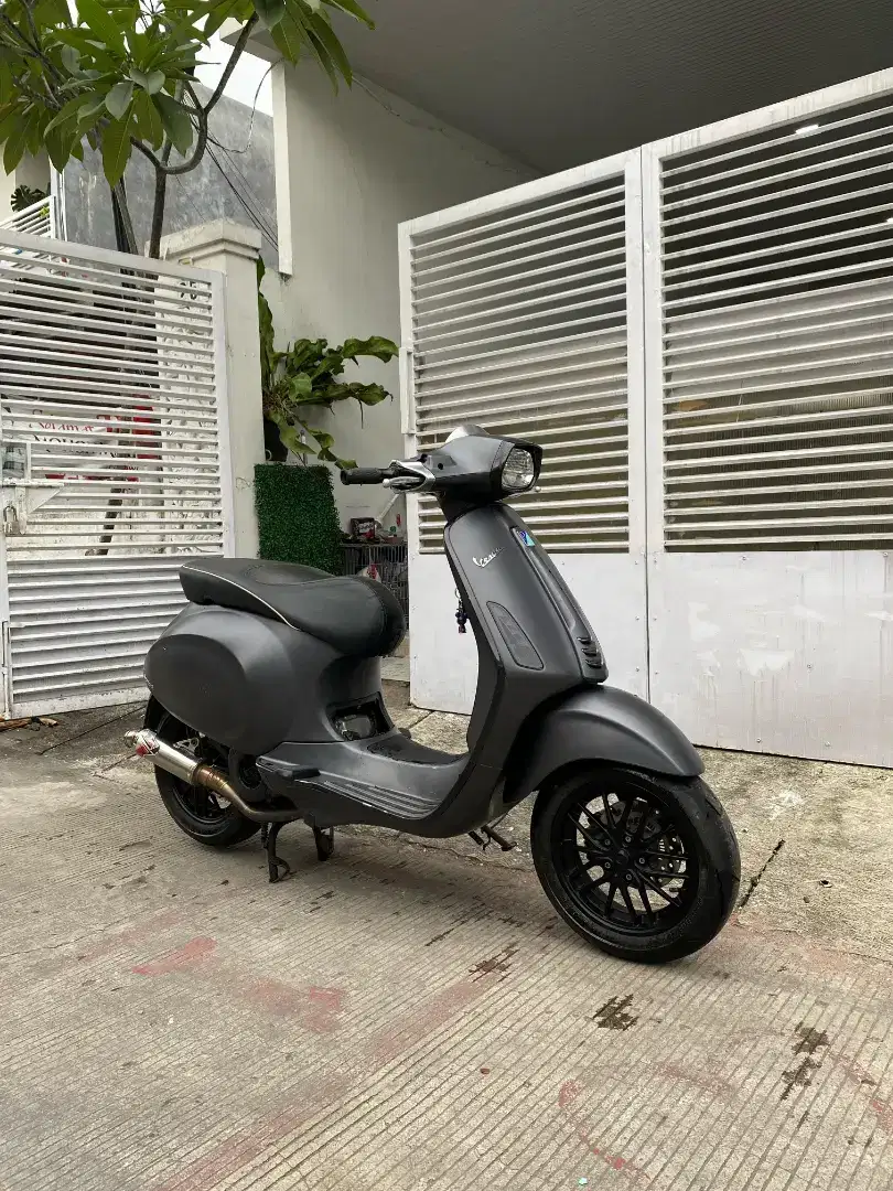WTS VESPA SPRINT 2018 38 NEGO